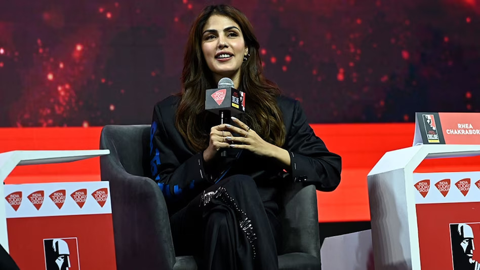 You are currently viewing चुड़ैल कहकर बुलाते हैं मुझे, ये शब्द सुनकर अच्छा लगता है, बोलीं रिया चक्रवर्ती