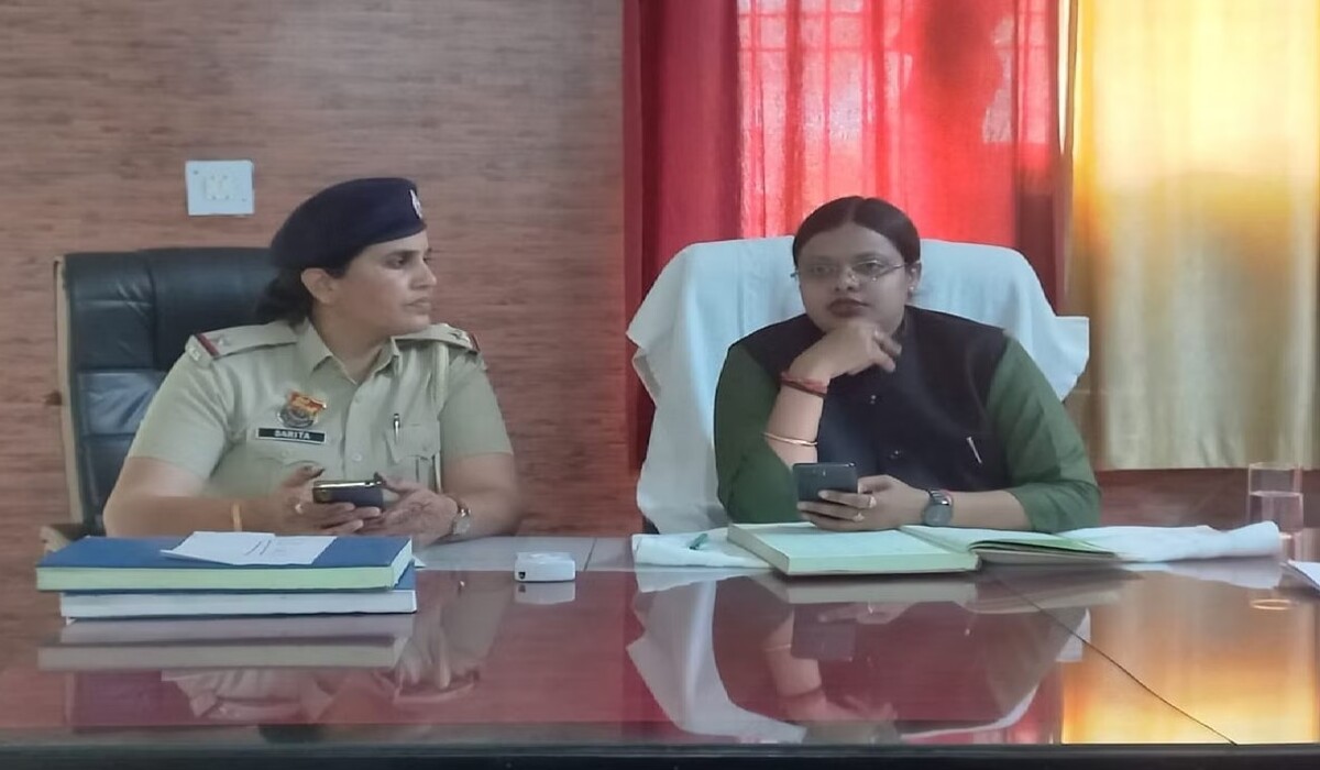 Read more about the article Haryana: महिला आयोग की उपाध्यक्षा ने झज्जर पहुंचकर कहा – झोपड़ी बस्तियों में जागरूकता अभियान चलाया जाएगा