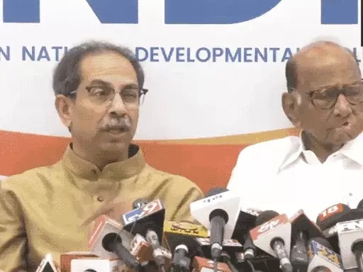 You are currently viewing महाराष्ट्र में सीट शेयरिंग फाइनल] 21 पर शिवसेना उद्धव गुट चुनाव लड़ेगा, कांग्रेस 17, NCP को 10 सीटें मिलीं