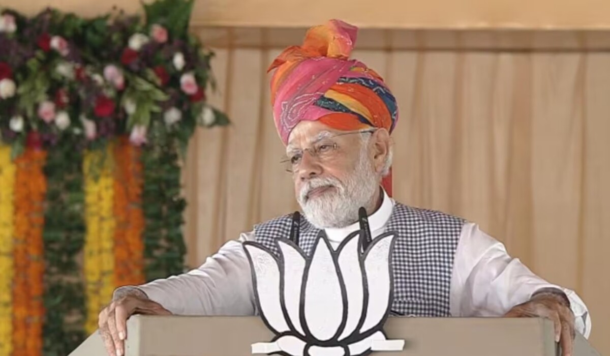 You are currently viewing PM Modi on Constitution: ‘Baba Saheb आएं भी, संविधान को खत्म नहीं कर सकते’