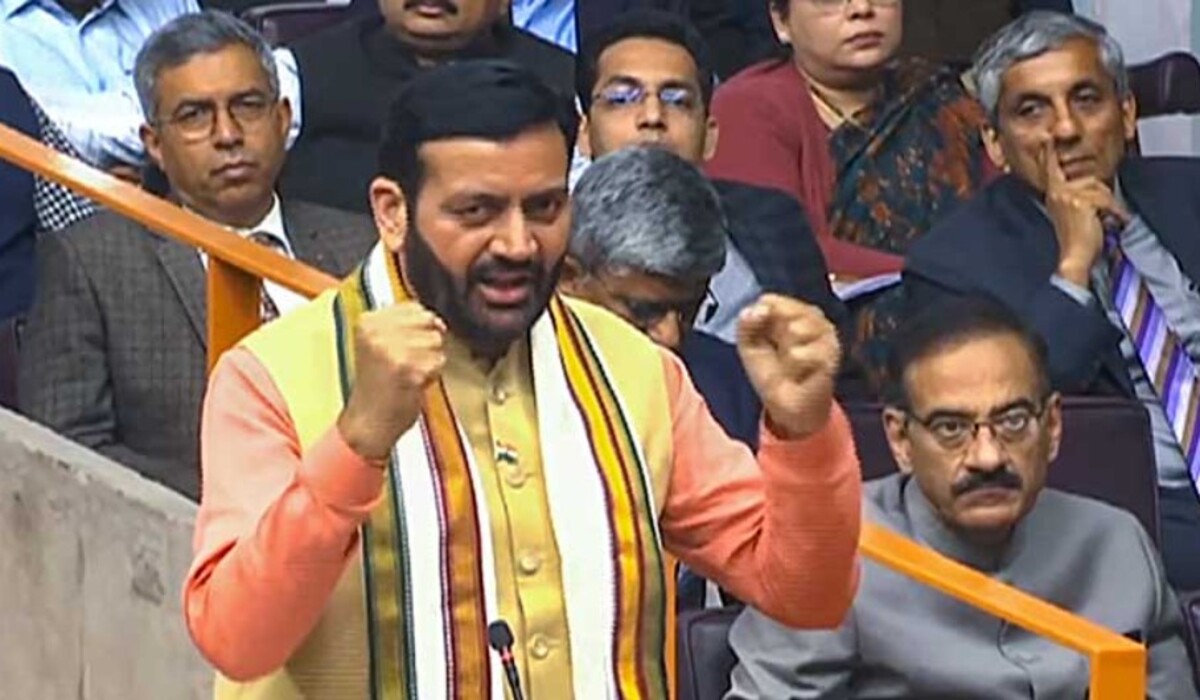 You are currently viewing CM Nayab Saini: “युवराज के पास कौन सी लालटेन है, जिसे रगड़ने से गरीबी मिटाई जा सकती है?” Nayab Saini ने Haryana में Congress पर बरसाया तंज