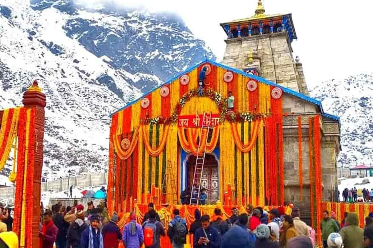 You are currently viewing केदारनाथ मंदिर के 50 मीटर में रील्स बनाने पर रोक