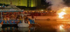 Read more about the article पुरी में चंदन यात्रा के दौरान पटाखा विस्फोट,  3 की मौत, 30 से अधिक घायल