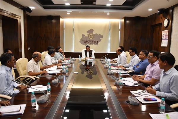 You are currently viewing कृषि उपज मंडियों की व्यवस्था के प्रति किसानों को विश्वास बरकरार रहे : मुख्यमंत्री डॉ. यादव