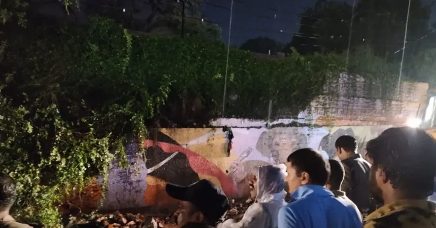 Read more about the article उज्जैन महाकाल मंदिर की दीवार ढहने की घटना:CM डॉ. मोहन यादव ने घटना पर जताया दुख, मृतक के परिजनों ने किया चक्काजाम; SDM करेंगे दीवार हादसे की जांच