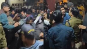 Read more about the article गुना में ABVP और AIDSO के बीच झड़प! कलेक्ट्रेट पहुंचे आक्रोशित ABVP कार्यकर्ता, लेकिन कलेक्टर साहब का देखने को मिला अलग अंदाज