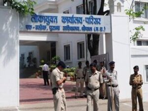 Read more about the article लोकायुक्त संगठन में बड़ा फेरबदल: सौरभ शर्मा की छापेमारी के बीच लोकायुक्त में हुई 6 इंस्पेक्टर्स की नियुक्ति, 3 दिन पहले ही 4 DSP समेत 34 पुलिसकर्मी हटाए गए थे