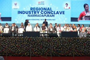 Read more about the article 6th Regional Industrial Conclave: मुख्यमंत्री डॉ. मोहन यादव ने दीप जलाकर किया कॉन्क्लेव का शुभारंभ, निवेशकों से करेंगे वन टू वन चर्चा