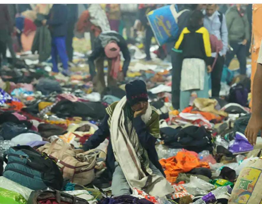 Read more about the article Prayagraj Mahakumbh में भगदड़: कई श्रद्धालुओं की गई जान, 10 घंटे बाद भी प्रशासन ने जारी नहीं किए आधिकारिक आंकड़े; पीएम मोदी ने जताई संवेदना