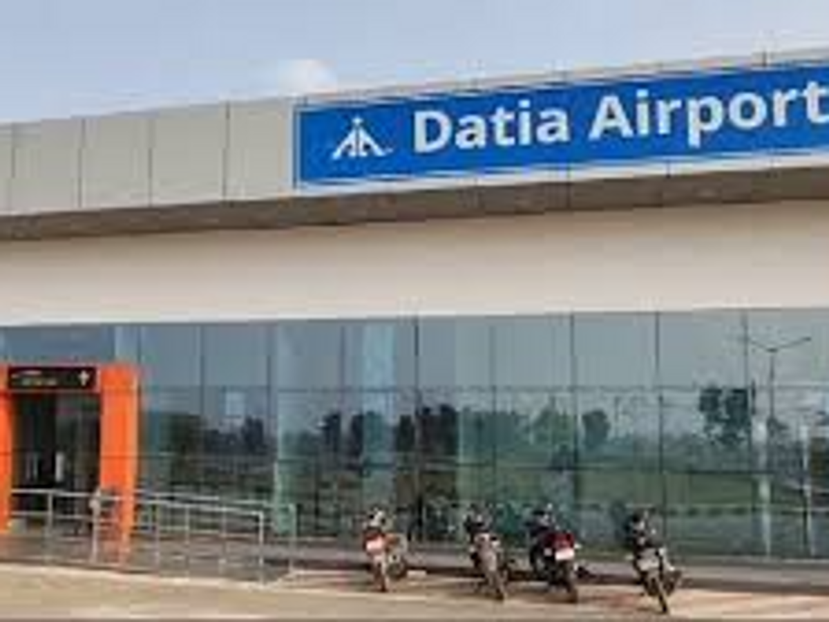 You are currently viewing मध्यप्रदेश के विकास में जुड़ा एक और स्वर्णिम अध्याय: दतिया बना मध्यप्रदेश का 8वां सार्वजनिक हवाई अड्डा, मुख्यमंत्री डॉ. मोहन यादव ने की घोषण; प्रदेशवासियों को बड़ी बधाई