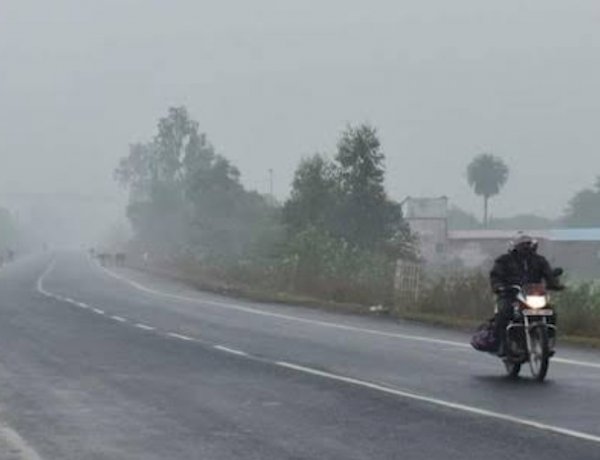 You are currently viewing मध्यप्रदेश में फिर लौटी ठंड: पचमढ़ी में पारा 6.1 डिग्री, भोपाल-इंदौर में भी सर्द हवाओं का असर; 24-25 फरवरी को और गिरेगा तापमान!