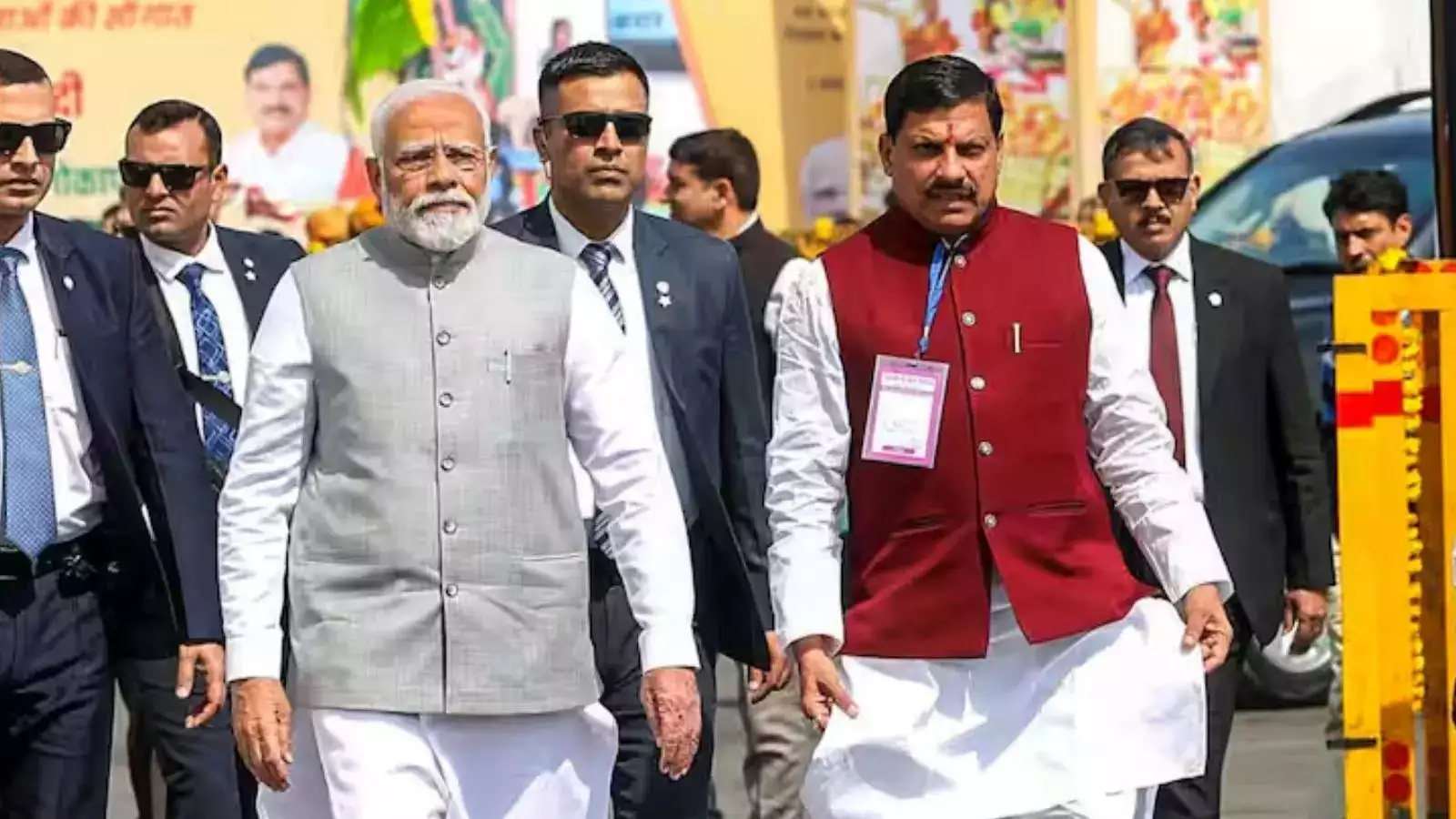 You are currently viewing 23 फरवरी, दोपहर 3:30 बजे – भोपाल में पीएम मोदी का आगमन, सुरक्षा के कड़े बंदोबस्त: एसपीजी कमांडो, आईपीएस अधिकारी और हजारों जवान रहेंगे तैनात, दूरबीन से हर गतिविधि पर रहेगी पैनी निगरानी