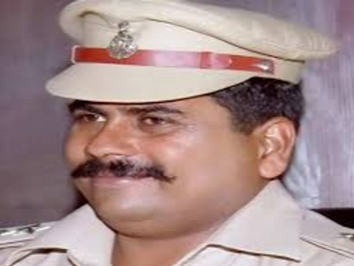 You are currently viewing गुना हत्याकांड: आत्माराम की हत्या में शामिल ASI अब भी फरार, DGP ने घोषित किया 50 हजार रुपए का ईनाम!