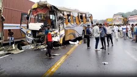 You are currently viewing मध्य प्रदेश के जबलपुर में भीषण सड़क हादसा – यात्रियों से भरी बस पलटी, तीन की दर्दनाक मौत, 25 घायल, झपकी बना जानलेवा कारण