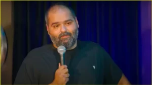 Read more about the article स्टैंड-अप कॉमेडियन कुणाल कामरा के खिलाफ 3 नए केस, टी-सीरीज ने भेजा कॉपीराइट नोटिस, 7 अप्रैल तक मिली राहत!