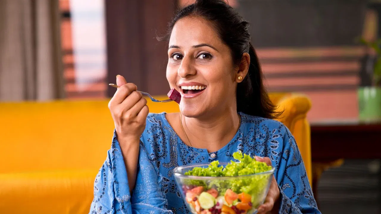 You are currently viewing 30 की उम्र के बाद महिलाओं के शरीर में बदलाव, सही डाइट से रहें स्वस्थ और फिट