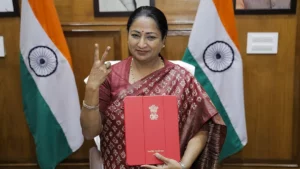 Read more about the article मुख्यमंत्री रेखा गुप्ता ने पेश किया दिल्ली का ऐतिहासिक 1 लाख करोड़ का बजट: महिलाओं को 2500 रु. महीना, आयुष्मान योजना में 10 लाख तक मिलेगा मुफ्त इलाज; CM बोली – ‘AAP ने शीश महल बनाया, हम गरीबों के लिए घर बनाएंगे’