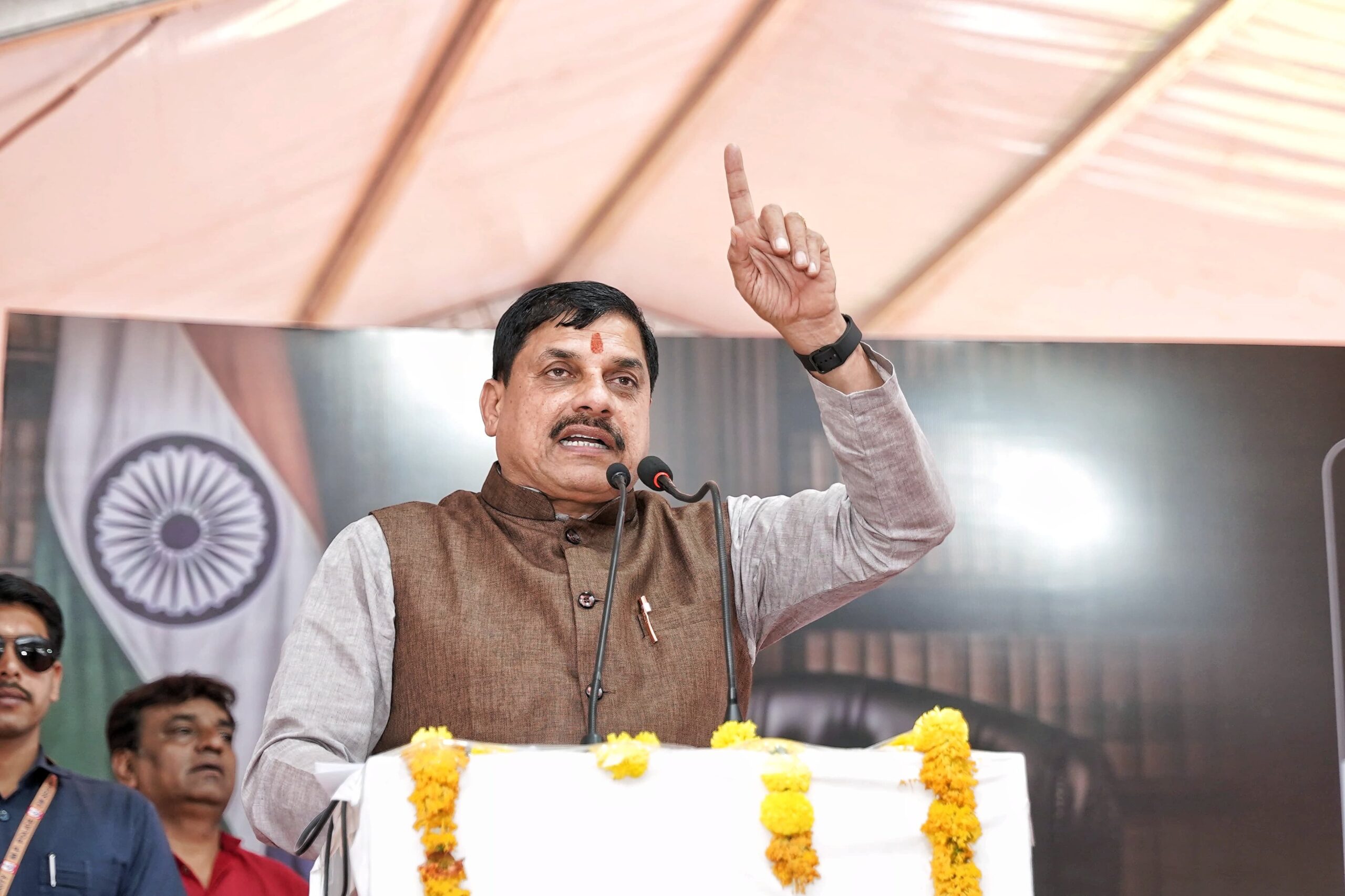 You are currently viewing मुख्यमंत्री मोहन यादव ने अंबेडकर जयंती पर दी श्रद्धांजलि, महू में ‘भीम रत्न’ सम्मान से विभूतियों को किया सम्मानित; कहा – डॉ. अम्बेडकर के योगदान से ही भारत विश्व का सबसे बड़ा लोकतांत्रिक देश बना