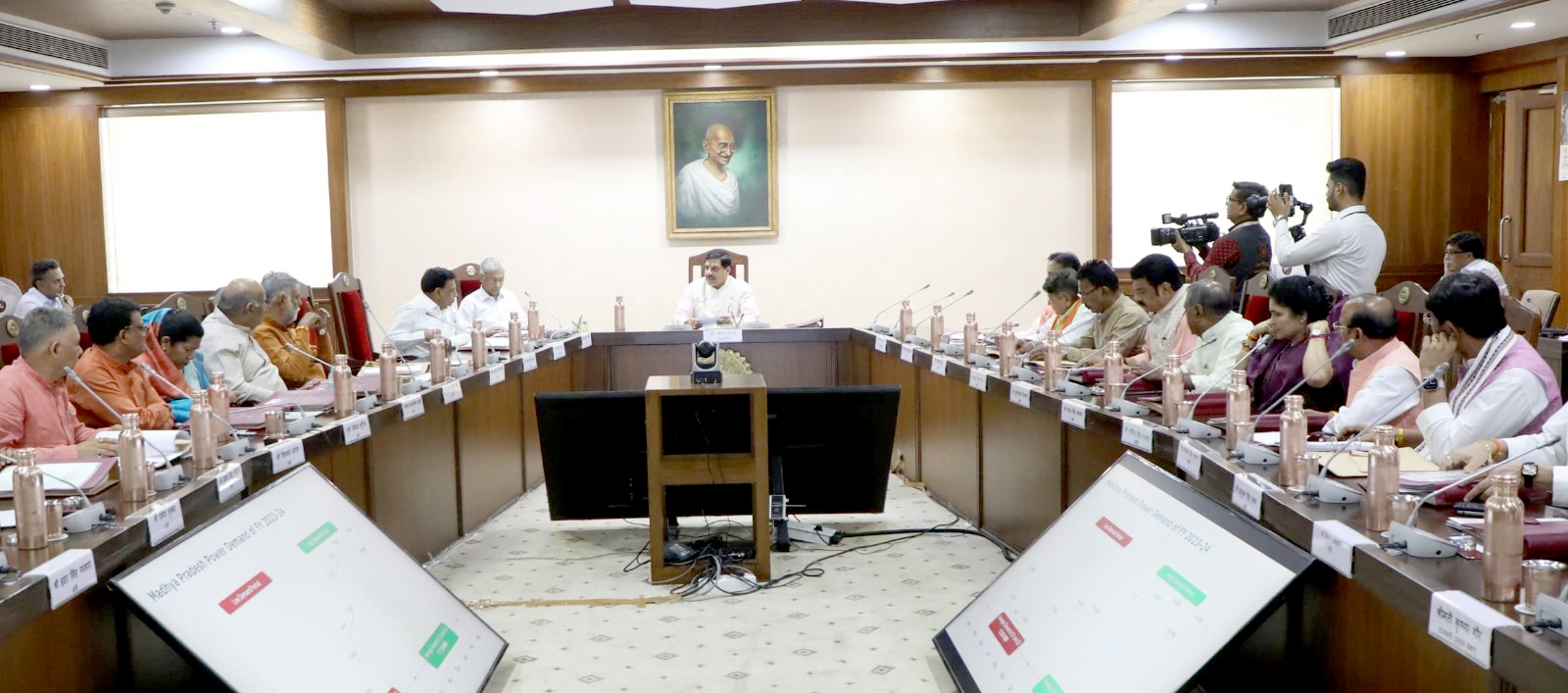 You are currently viewing लोकमाता अहिल्याबाई की 300वीं जयंती पर पर मुख्यमंत्री मोहन यादव का ऐतिहासिक फैसला: राजवाड़ा में पहली बार होगी कैबिनेट मीटिंग, 20 मई को इतिहास का साक्षी बनेगा इंदौर