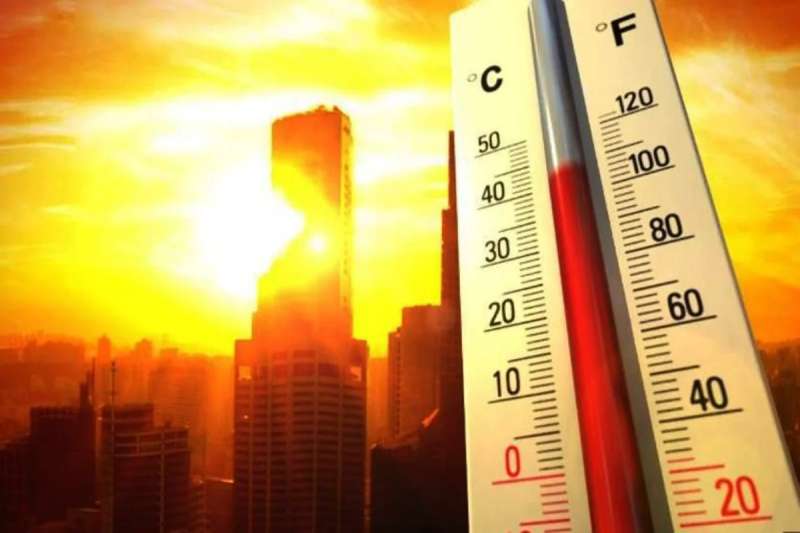 You are currently viewing मप्र में मौसम का महा-बदलाव! एक तरफ लू, दूसरी ओर बारिश का अलर्ट: 26 अप्रैल से मौसम लेगा करवट, अभी 13 ज़िलों में लू का रेड अलर्ट!