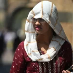 गर्मियों में स्किन टैनिंग से बचें: सूरज की तेज़ किरणों से बचने के लिए 5 आसान और प्रभावी उपाय!