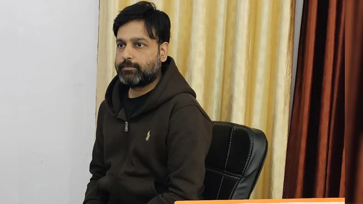 You are currently viewing भोपाल जेल में 75 दिन: करोड़पति से कैदी बना RTO कॉन्स्टेबल सौरभ शर्मा, जेल में एक-एक दिन पहाड़; लाइब्रेरी में जाना भी बैन!