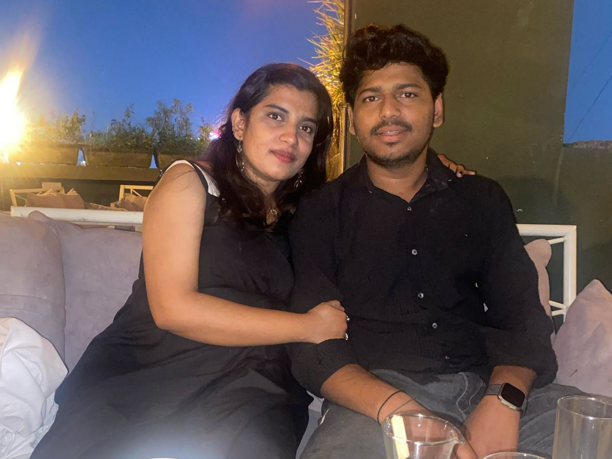 You are currently viewing CRPF से रिटायर्ड सब इंस्पेक्टर ने शादी समारोह में बेटी और दामाद पर चलाई गोली: बेटी की मौके पर दर्दनाक मौत, दामाद गंभीर रूप से घायल; प्रेम विवाह से नाराज थे पिता