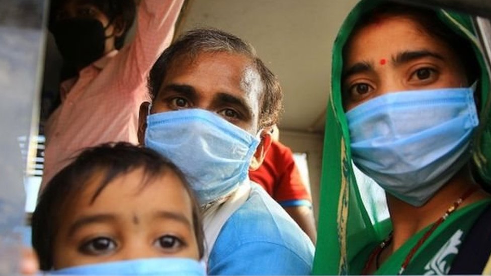 You are currently viewing कोरोना की फिर बढ़ती रफ्तार ने देश को किया सतर्क, नवजात से लेकर बुजुर्ग तक खतरे में; भारत में मिले कोविड-19 के चार नए वैरिएंट, JN.1 सबसे आम!