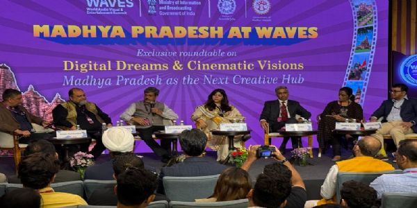 You are currently viewing मुंबई को टक्कर देने तैयार मध्यप्रदेश: AVGC-XR नीति और फिल्म पर्यटन नीति 2025 के साथ एमपी बना क्रिएटिव इंडिया का अगला डेस्टिनेशन, WAVES-2025 में दिखा डिजिटल विजन!