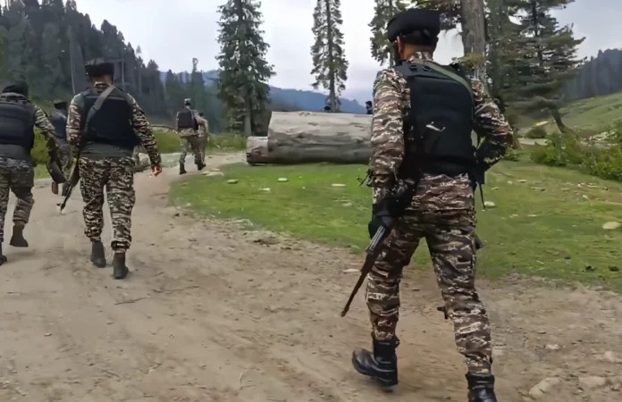 You are currently viewing ऑपरेशन सिंदूर के बाद शोपियां में बड़ा एक्शन, लश्कर के ठिकानों से हथियारों का जखीरा बरामद: विदेश मंत्री एस. जयशंकर की सुरक्षा बढ़ाई गई, Z कैटेगरी में अब दो बुलेटप्रूफ गाड़ियाँ शामिल