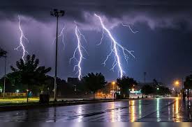 Read more about the article गर्मी से पहले तूफानी झटका! 15 जिलों में तेज आंधी और बारिश, बिजली गिरने की चेतावनी; 4 सिस्टम के कारण बदला मिजाज!