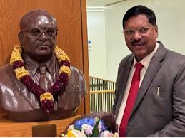 Read more about the article भारत को मिला 52वां नया CJI: जस्टिस भूषण गवई ने ली शपथ, सिर्फ 6 महीने का रहेगा कार्यकाल; राष्ट्रपति द्रौपदी मुर्मू ने दिलाई शपथ!