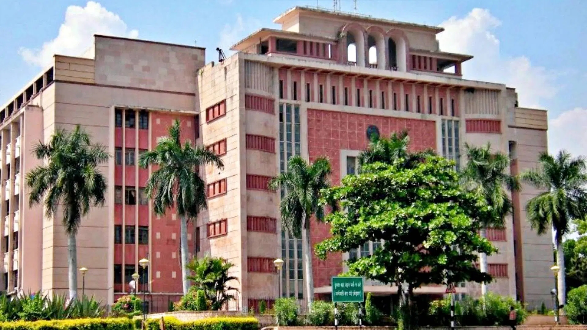 You are currently viewing मध्यप्रदेश में पटवारियों के तबादले की नई नीति लागू, गृह तहसील में नहीं होगी पदस्थापना; डीजीपी ने रीवा IG का आदेश भी किया निरस्त!