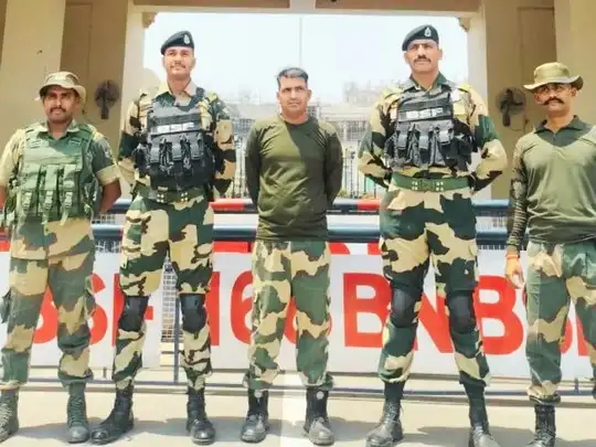 You are currently viewing BSF ने नाकाम की पाकिस्तानी घुसपैठ की बड़ी साजिश, महिला जवानों की बहादुरी से पीछे हटी दुश्मन फौज; 45-50 आतंकियों को भारत में घुसने से रोका!