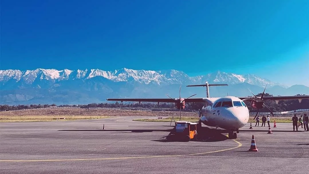 You are currently viewing ऑपरेशन सिंदूर के बाद भारत-पाक तनाव में बड़ी राहत: 6 दिन बाद श्रीनगर एयरपोर्ट से फ्लाइट ऑपरेशन फिर शुरू, लेकिन हालात अब भी पूरी तरह सामान्य नहीं!