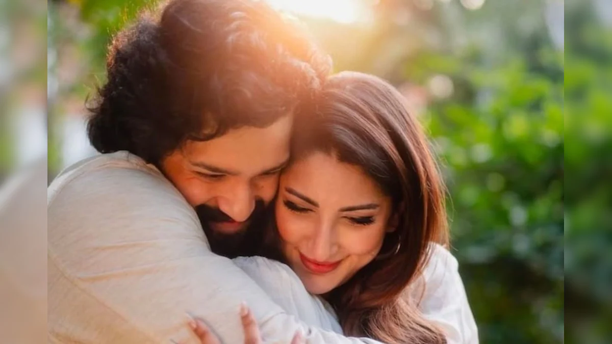 You are currently viewing सुपरस्टार नागार्जुन के घर बजी शहनाई: टॉलीवुड एक्टर अखिल अक्किनेनी ने जैनब रावजी से रचाई सीक्रेट शादी, 8 जून को होगा ग्रैंड रिसेप्शन!