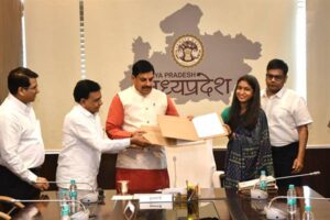 Read more about the article MP में सतत विकास को नई उड़ान: राज्य नीति आयोग और चार NGO के बीच हुआ रणनीतिक गठबंधन, CM डॉ. मोहन यादव की उपस्थिति में MoU पर हुए हस्ताक्षर!