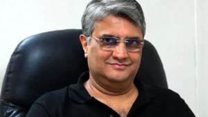 Read more about the article फिल्ममेकर मनीष गुप्ता पर ड्राइवर से मारपीट का मामला, FIR दर्ज; तनख्वाह मांगी तो डायरेक्टर ने ड्राइवर पर चाकू घोंप दिया!