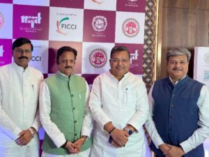 Read more about the article पर्यटन क्रांति की ओर बढ़ा मध्यप्रदेश, यूपी के साथ मिलाया हाथ: काशी-महाकाल, अयोध्या-ओंकारेश्वर को जोड़ेगा गंगा-नर्मदा कॉरिडोर, डिप्टी सीएम राजेंद्र शुक्ल की मौजूदगी में एमपी-यूपी के बीच पर्यटन एमओयू साइन!