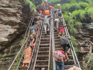 Read more about the article 19 जुलाई से शुरू हुई नागद्वारी यात्रा : मध्यप्रदेश का अमरनाथ, जहां साल में सिर्फ 10 दिन खुलता है शिवलोक का द्वार; 10 लाख से अधिक श्रद्धालुओं के पहुंचने की संभावना!