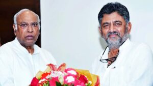 Read more about the article कर्नाटक में कांग्रेस की अंदरूनी जंग! CM बदलने की उठी मांग, 100 विधायक शिवकुमार के समर्थन में…