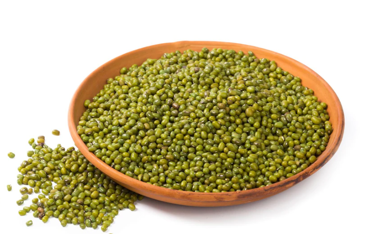 You are currently viewing हरी मूंग दाल: सेहत का खजाना, जो आपके शरीर को दे ऊर्जा, मजबूती और संतुलन