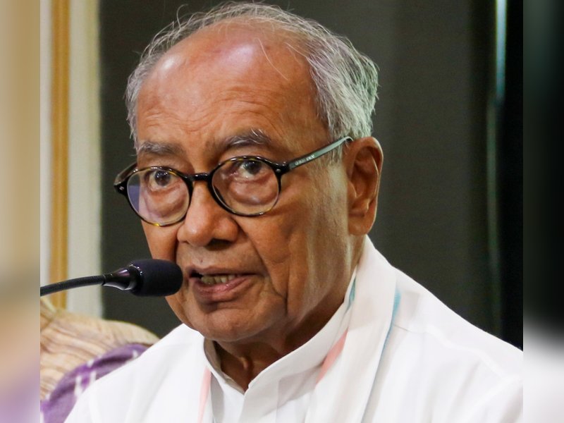 You are currently viewing हरदा लाठीचार्ज कांड: पूर्व मुख्यमंत्री दिग्विजय सिंह ने छात्रावास का दौरा कर की पीड़ित परिवारों से मुलाकात, बोले- हो न्यायिक जांच!