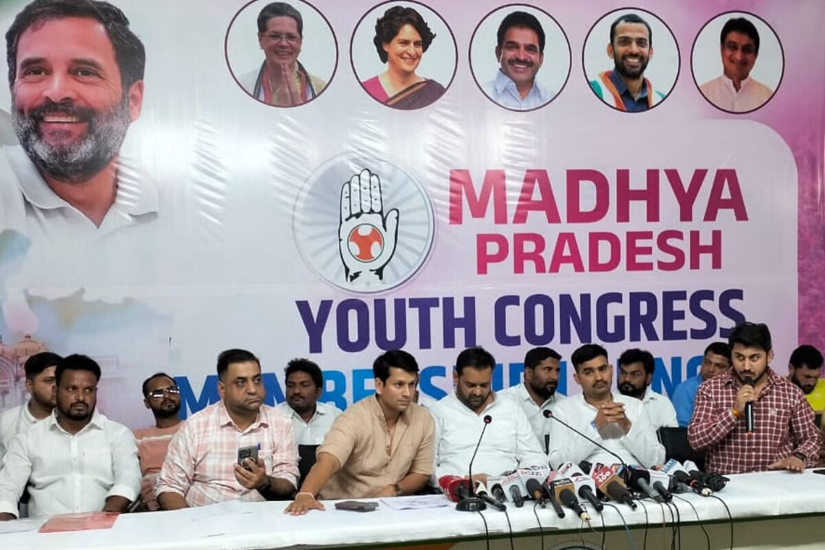 You are currently viewing धार में सियासी ‘महाभारत’, छिंदवाड़ा में ‘शांति’: MP में युवा कांग्रेस ने रचा रिकॉर्ड, 30 दिन में 15 लाख सदस्य बनाए; प्रदेश अध्यक्ष पद की रेस में यश घनघोरिया सबसे आगे!