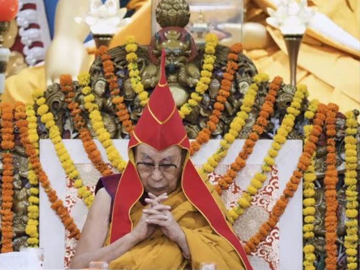 You are currently viewing दलाई लामा का 90वां जन्मोत्सव: धर्मशाला में वैश्विक श्रद्धालुओं का उमड़ा सैलाब, ओबामा-बुश-पीएम मोदी ने दी शुभकामनाएं!