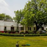 दिल्ली की नई सीएम ने छोड़ा केजरीवाल का बंगला, राज निवास रोड पर शिफ्ट होगा परिवार; नए बंगले का रेनोवेशन जल्द होगा शुरू!