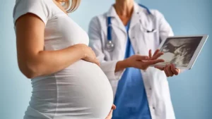 कई मुश्किलें आने लगती हैं 35 के बाद प्रेग्नेंसी में, लेट कंसीव करने की चुनौतियां और प्लानिंग?