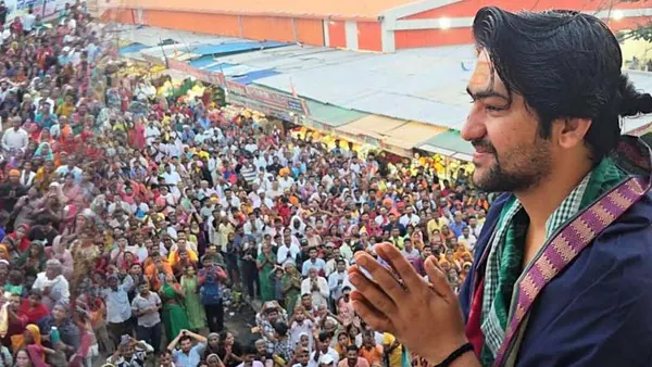 You are currently viewing बागेश्वर धाम में श्रद्धा और भीड़ के बीच दर्दनाक हादसा: एक की मौत, कई घायल; धीरेंद्र शास्त्री बोले – हम मृतक परिवार को देंगे एक दिन की चढ़ोत्तरी!