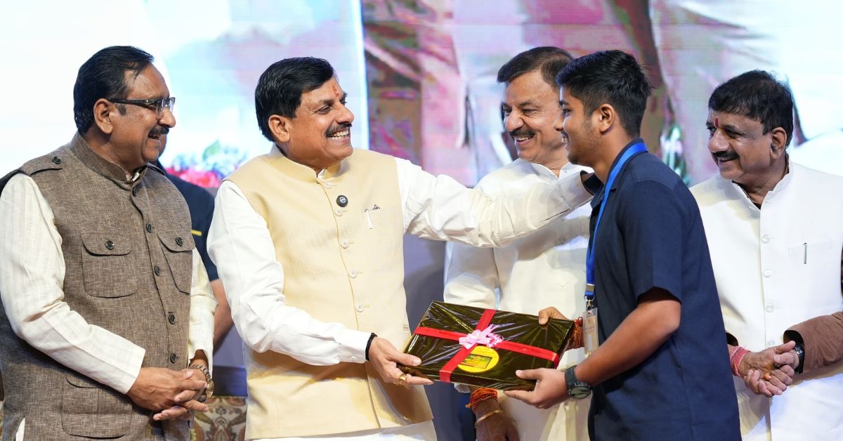 You are currently viewing डिजिटल शिक्षा की ओर कदम: मेधावी छात्रों को सरकार से लैपटॉप के लिए मिली सहायता राशि, सीएम डॉ. मोहन यादव ने 238 करोड़ रुपए किए छात्रों को ट्रांसफर!