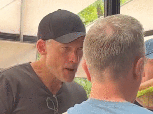 Read more about the article हॉलीवुड स्टार निकोलाज कोस्टर-वॉल्डाउ भारत पहुंचे, बेंगलुरु के रामेश्वरम कैफे में खाई इडली; फैन ने ली सेल्फी, इंटरनेट पर वायरल हुआ वीडियो!